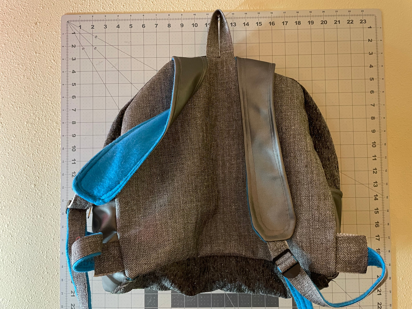 Medium school bag