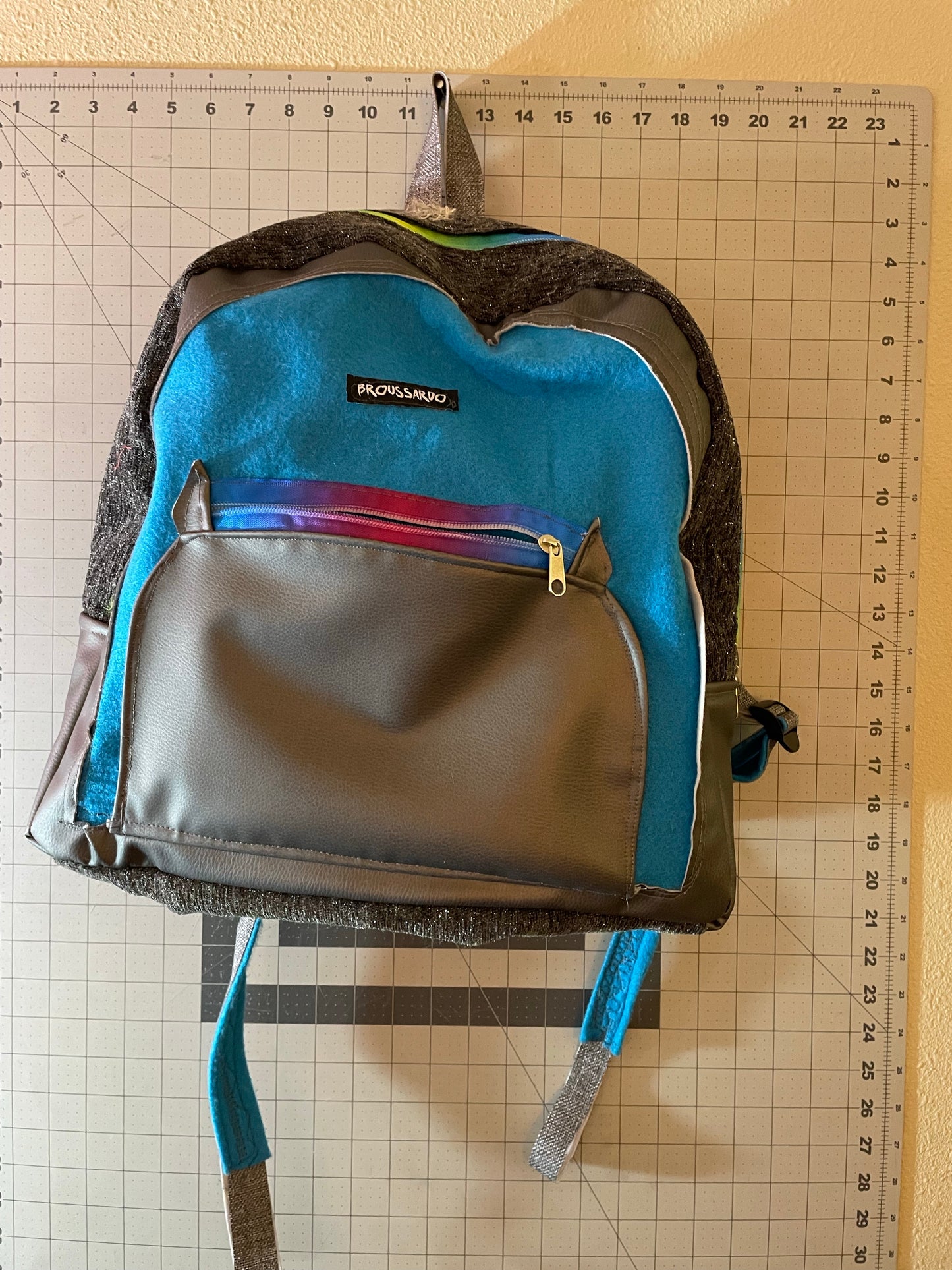 Medium school bag